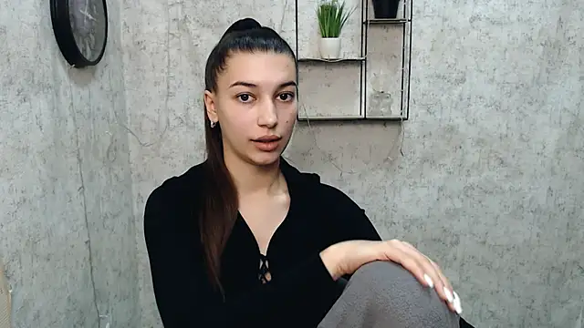 Snapshot of KarolinaRosse_ chatting on 02.09.25 KarolinaRosse online show from 02.09.25