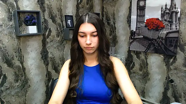 Snapshot of KarolinaRosse_ chatting on 02.12.25 KarolinaRosse online show from 02.12.25