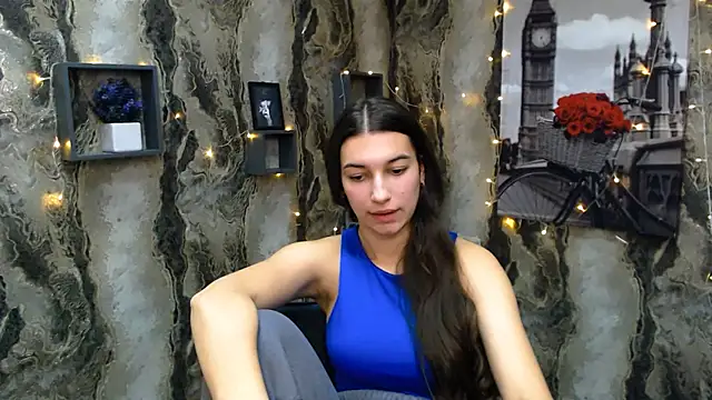 Snapshot of KarolinaRosse_ chatting on 02.12.25 KarolinaRosse online show from 02.12.25