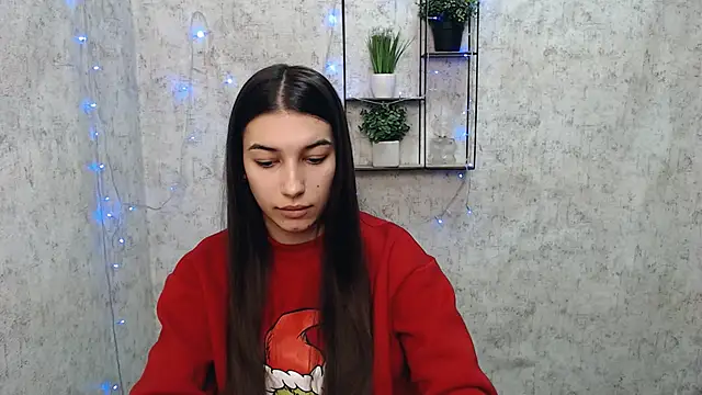 Snapshot of KarolinaRosse_ chatting on 02.16.25 KarolinaRosse online show from 02.16.25