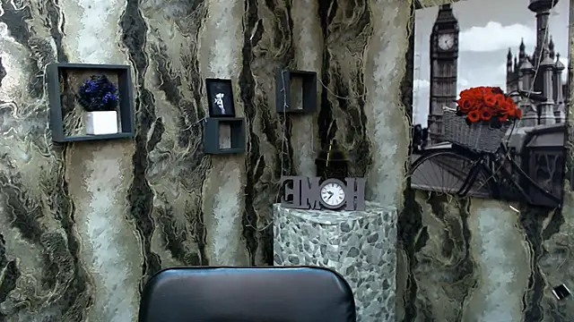Snapshot of KarolinaRosse_ chatting on 02.18.25 KarolinaRosse online show from 02.18.25