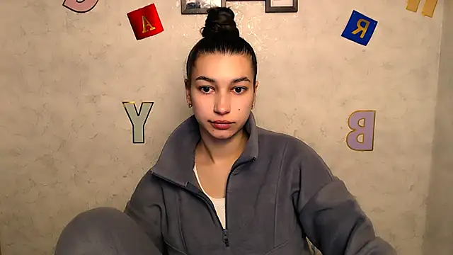 Snapshot of KarolinaRosse_ chatting on 02.20.25 KarolinaRosse online show from 02.20.25