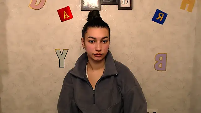 Snapshot of KarolinaRosse_ chatting on 02.20.25 KarolinaRosse online show from 02.20.25