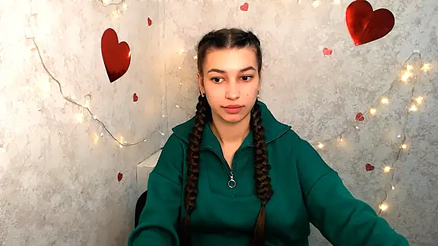 Snapshot of KarolinaRosse_ chatting on 02.24.25 KarolinaRosse online show from 02.24.25