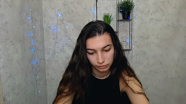 Snapshot of KarolinaRosse_ chatting on 02.26.25 KarolinaRosse online show from 02.26.25