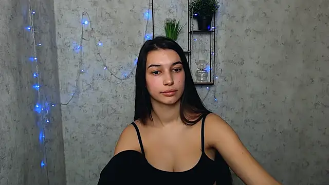 Snapshot of KarolinaRosse_ chatting on 02.28.25 KarolinaRosse online show from 02.28.25