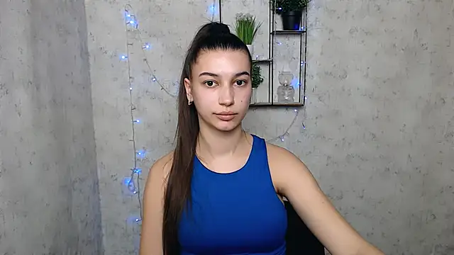 Snapshot of KarolinaRosse_ chatting on 03.10.25 KarolinaRosse online show from 03.10.25