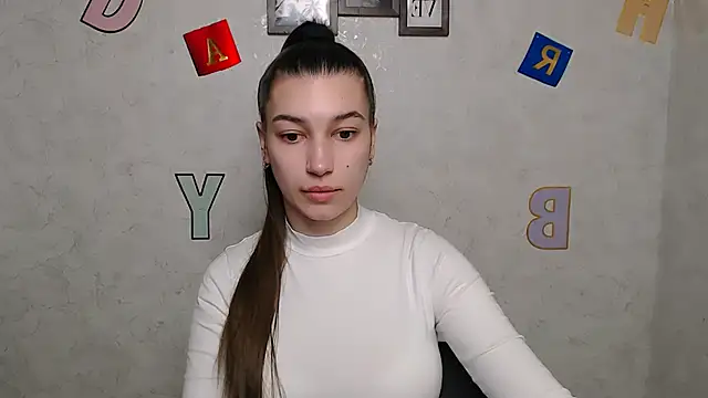 Snapshot of KarolinaRosse_ chatting on 03.11.25 KarolinaRosse online show from 03.11.25