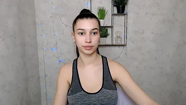 Snapshot of KarolinaRosse_ chatting on 03.18.25 KarolinaRosse online show from 03.18.25
