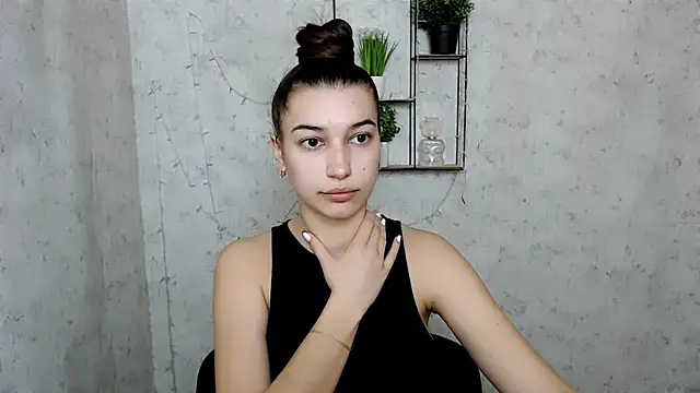 Snapshot of KarolinaRosse_ chatting on 03.23.25 KarolinaRosse online show from 03.23.25