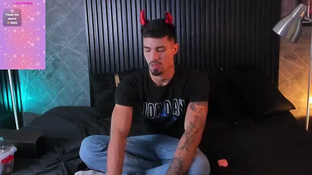 Duriel  online show from 01.06.25