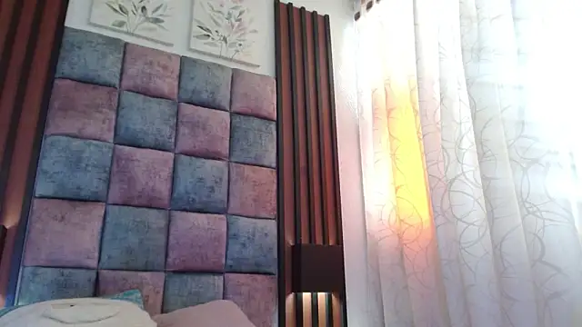 Snapshot of Saraa-restrepo chatting on 12.18.24 Saraa-restrepo online show from 12.18.24