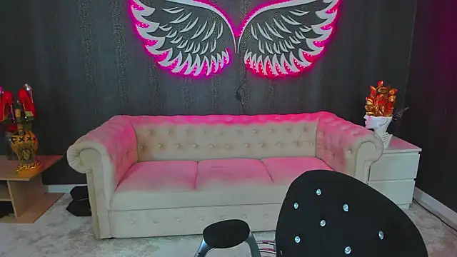 Snapshot of anemarieejolie chatting on 09.28.25 anemarieejolie online show from 09.28.25