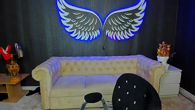 Snapshot of anemarieejolie chatting on 10.09.25 anemarieejolie online show from 10.09.25