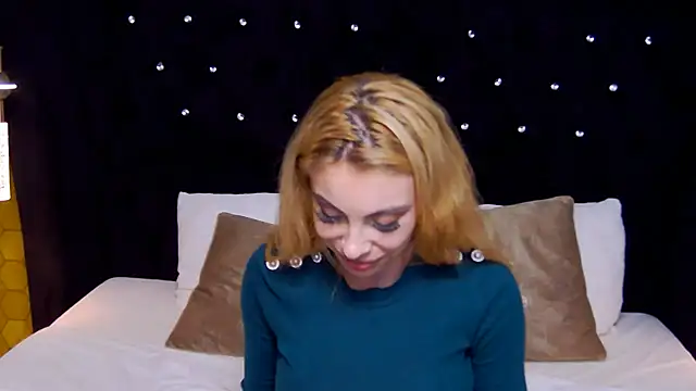 Snapshot of LaraAddison chatting on 01.25.25 LaraAddison online show from 01.25.25