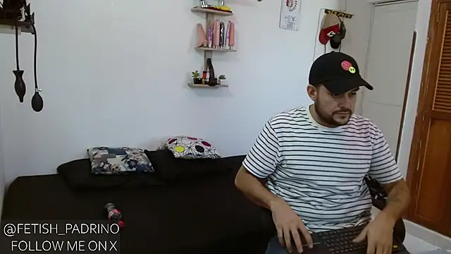 Snapshot of fetish_padrino chatting on 01.11.25 fetish padrino online show from 01.11.25