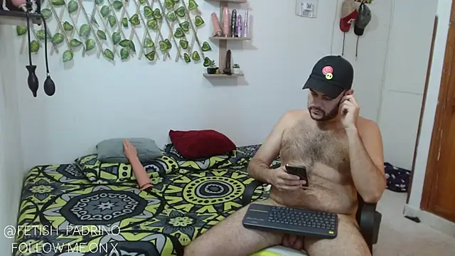 Snapshot of fetish_padrino chatting on 01.31.25 fetish padrino online show from 01.31.25