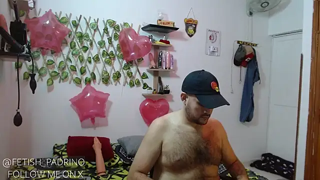 Snapshot of fetish_padrino chatting on 02.04.25 fetish padrino online show from 02.04.25
