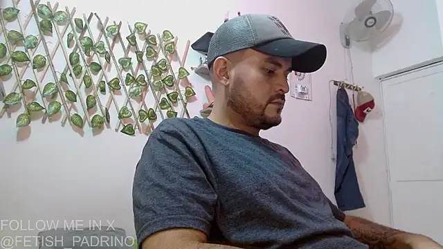 Snapshot of fetish_padrino chatting on 03.18.25 fetish padrino online show from 03.18.25