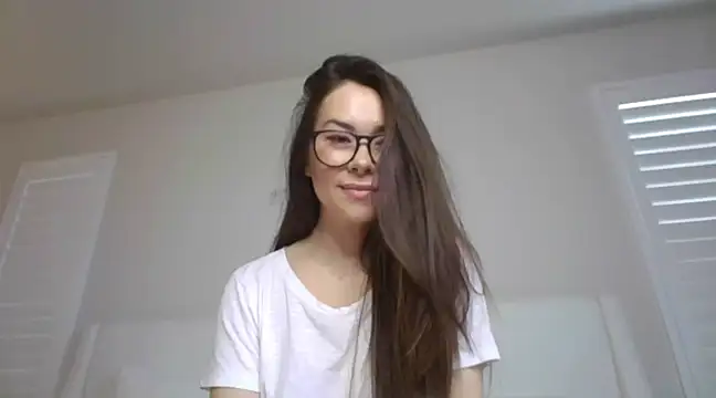 mixedasiangirl online show from 03.17.25