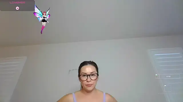 Snapshot of mixedasiangirl chatting on 11.06.25 mixedasiangirl online show from 11.06.25