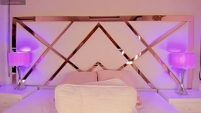 ChloeTayylor  online show from 09.25.25