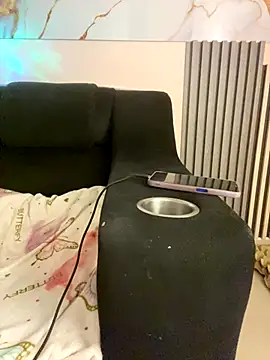 bonnie 18x online show from 12.16.25