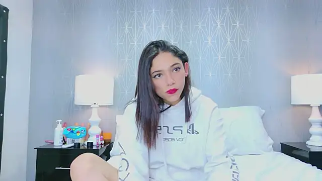 Snapshot of HazelMoret chatting on 02.08.26 HazelMoret online show from 02.08.26