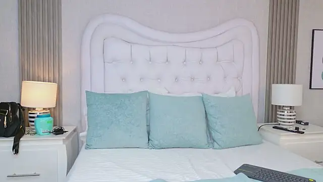 Snapshot of HazelMoret chatting on 02.21.26 HazelMoret online show from 02.21.26