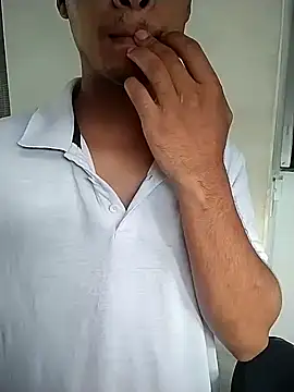 Snapshot of morenomr1 chatting on 12.20.24 morenomr1 online show from 12.20.24