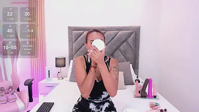 ValeryPettry 1 online show from 10.16.25