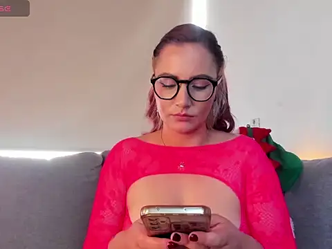 Snapshot of Hanna_Clark_ chatting on 12.14.24 Hanna Clark  online show from 12.14.24