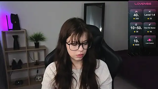 Snapshot of Este_Glen chatting on 03.05.25 Este Glen online show from 03.05.25