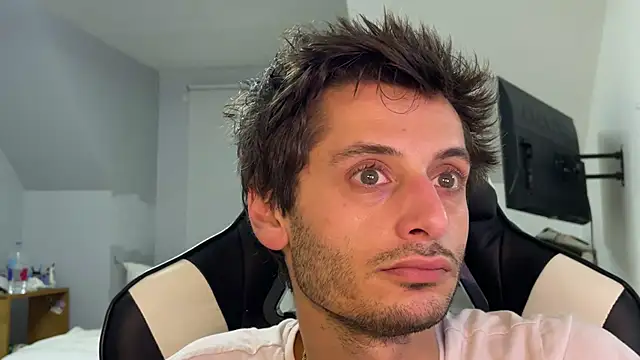 Snapshot of Dylansd chatting on 12.22.24 Dylansd online show from 12.22.24