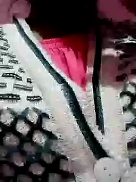 Snapshot of riya_houswife chatting on 12.22.24 riya houswife online show from 12.22.24