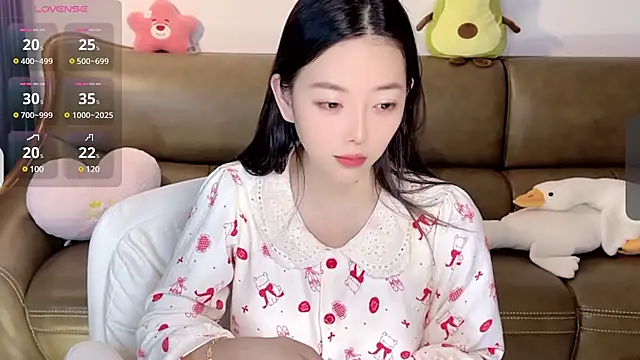 Yilin1999 online show from 02.14.25