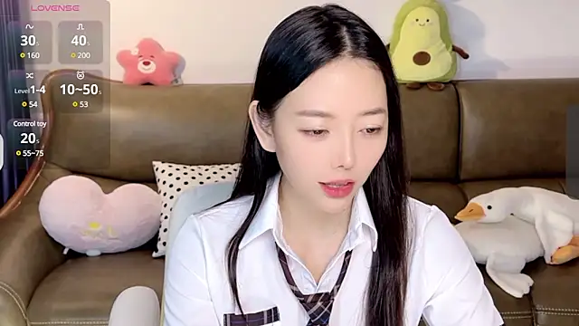 Yilin1999 online show from 02.21.25