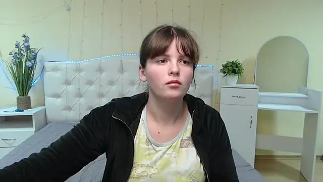 Snapshot of StaceyLex chatting on 02.04.25 StaceyLex online show from 02.04.25