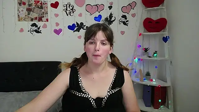 Snapshot of StaceyLex chatting on 02.16.25 StaceyLex online show from 02.16.25