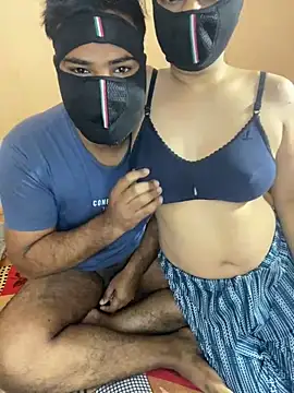 Snapshot of mickey_love chatting on 02.08.25 mickey love online show from 02.08.25