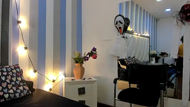 Snapshot of MeryLands chatting on 10.14.25 MeryLands online show from 10.14.25