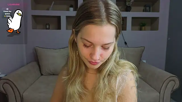 LinaCristonsen online show from 11.16.25