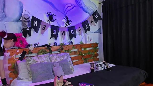 Snapshot of Perla_Franco chatting on 10.10.25 Perla Franco online show from 10.10.25