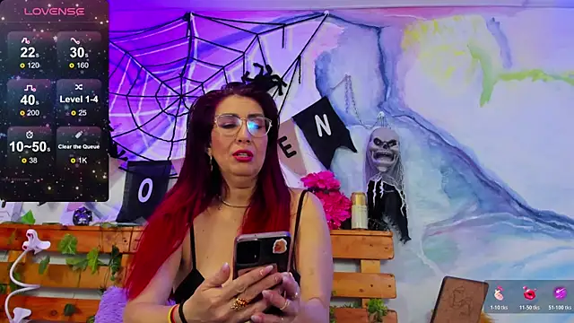 Snapshot of Perla_Franco chatting on 10.19.25 Perla Franco online show from 10.19.25