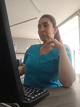 Snapshot of Perla_Franco chatting on 06.11.26 Perla Franco online show from 06.11.26