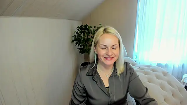 Alicee Gracee online show from 12.17.24