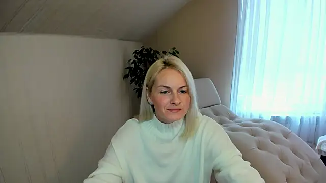 Alicee Gracee online show from 12.18.24