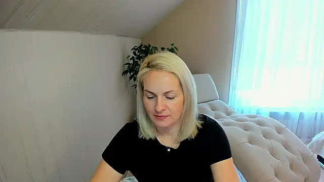 Alicee Gracee online show from 12.21.24