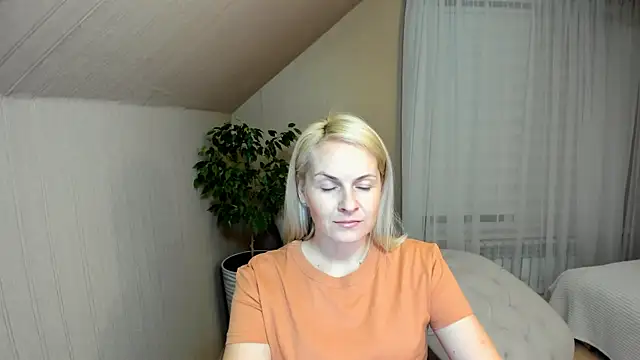 Alicee Gracee online show from 01.10.25