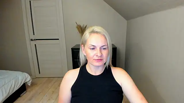 Alicee Gracee online show from 10.14.25